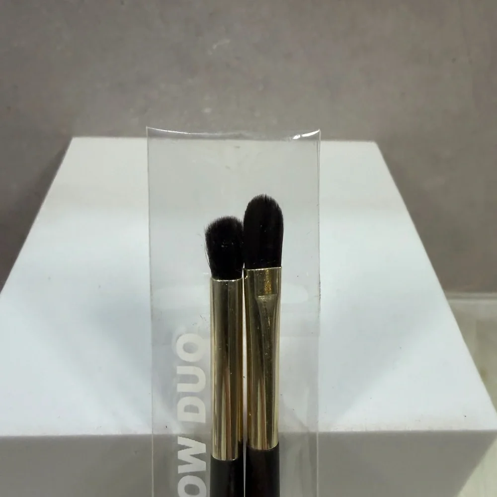 🩷5/$10🩷 Double Eyeshadow Makeup Brush Duo - Black and Gold